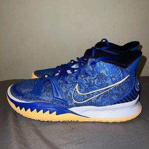 Kyrie 7